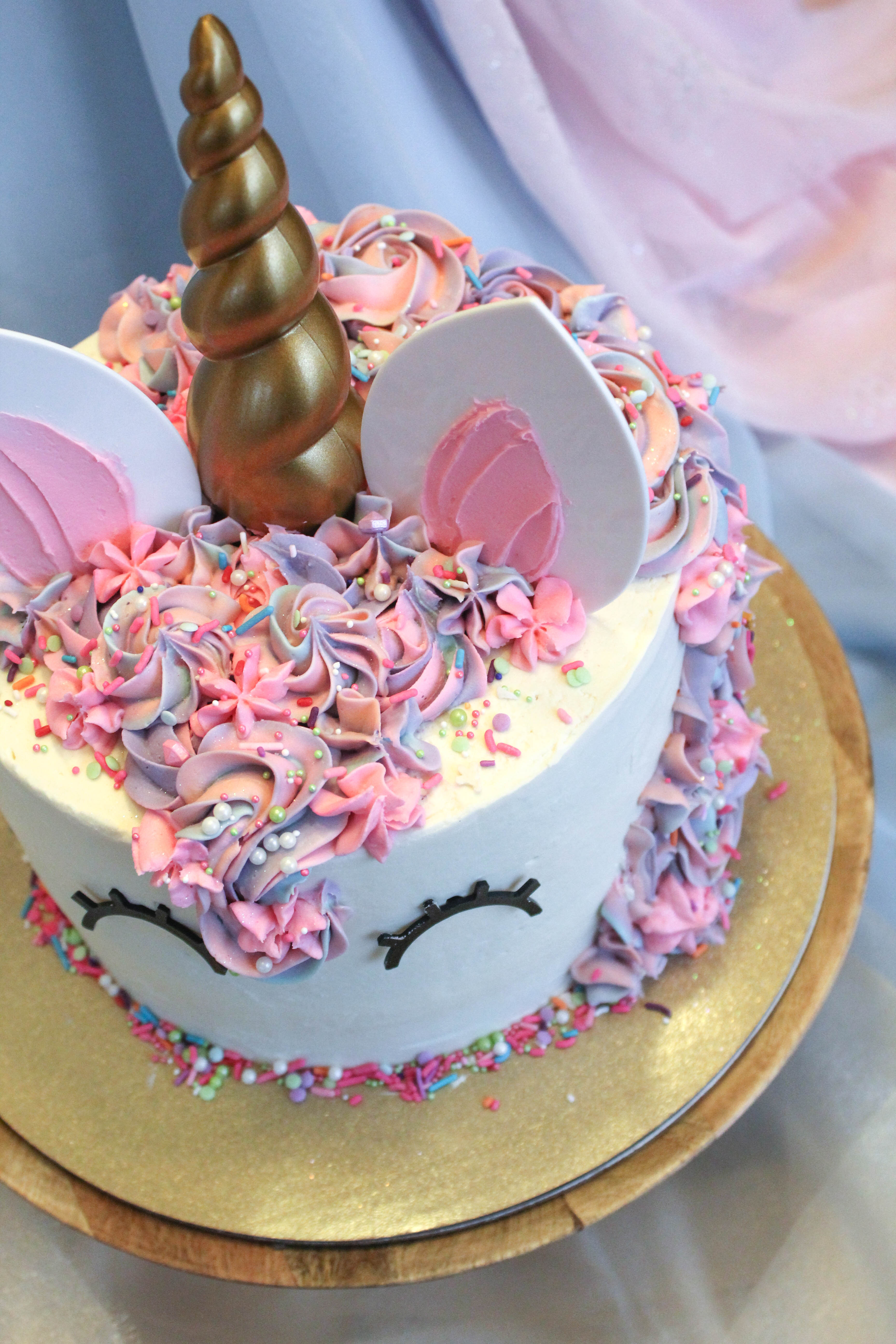 Unicorn Pattern Cake – Creme Castle